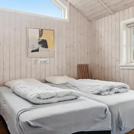 Four-bedroom In Vaggerlose Bøtø By