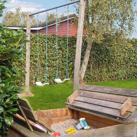 Holiday home 4 Bedroom Stunning In Vggerlse