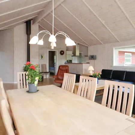 Dom wakacyjny Four-bedroom In Vaggerlose