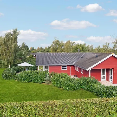 4 Bedroom Stunning In Vaeggerlose Дом отдыха