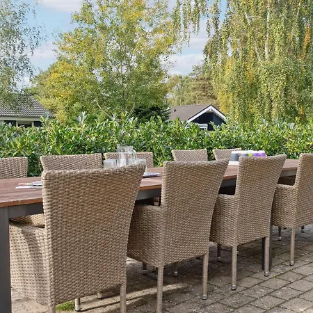 4 Bedroom Stunning In Vggerlse Holiday home *