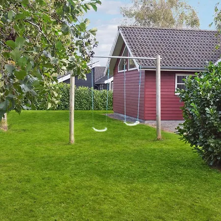 Four-bedroom In Vaggerlose Сasa de vacaciones Bøtø By