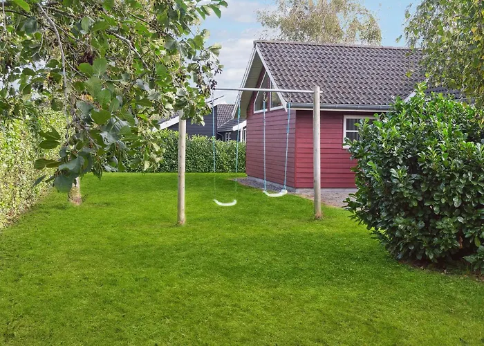 Four-bedroom In Vaggerlose Hébergement de vacances Bøtø By